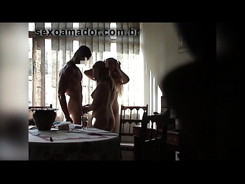 ❤️ جنسی دوست ایک دیو آدمی اور اس کے ساتھ ایک تھریسم کو مدعو کرتے ہیں۔ ❌ مقعد فحش  ❌️